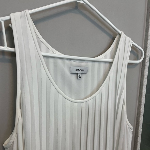 Babaton White Pleated Dress with Pockets - Picture 2 of 4